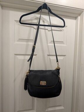 Michael Kors Bedford Pebbled Leather Crossbody Bag Black Gold Chain